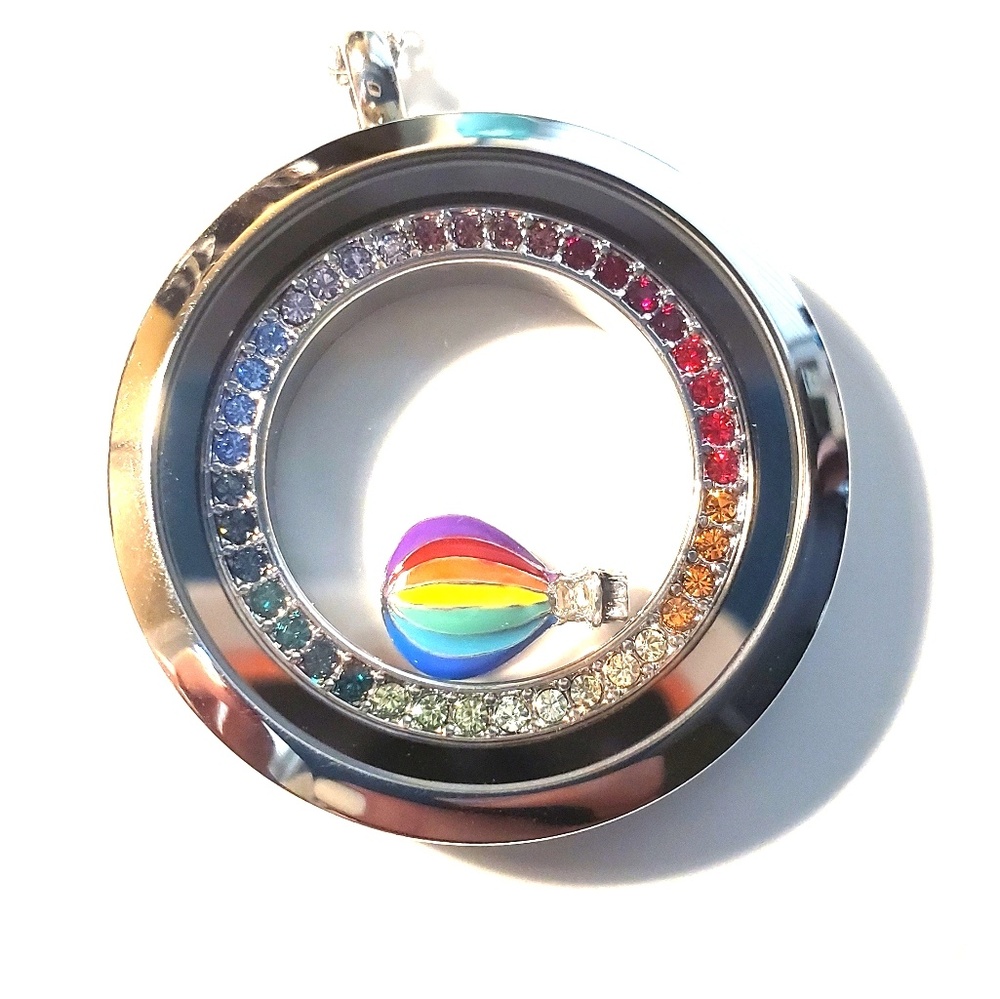 Large hinged living locket with rainbow insert